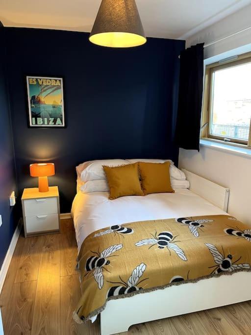 Colourful, Bright And Chic 2 Storey Apartment Manchester Ngoại thất bức ảnh